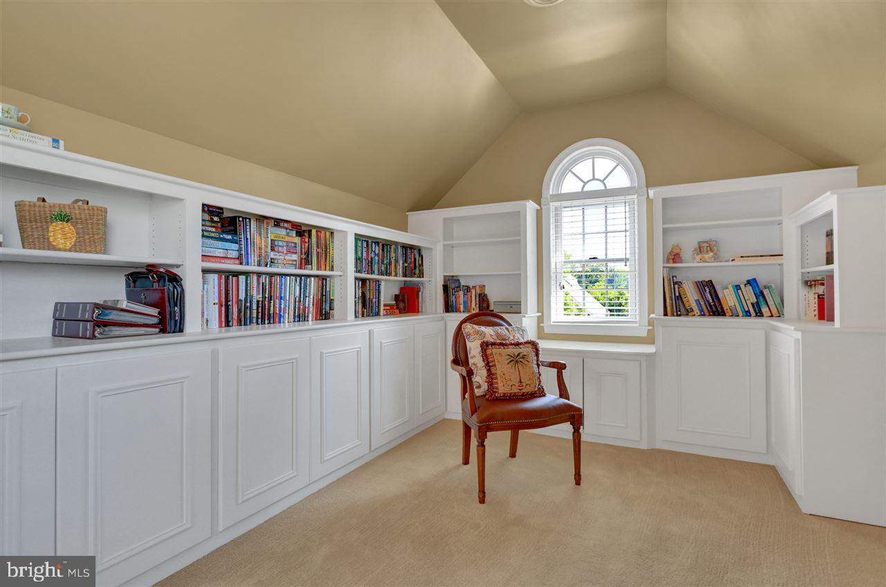 206 Ridgefield Drive York, PA 17403 - Photo 22 of 36 Gallery Image 22