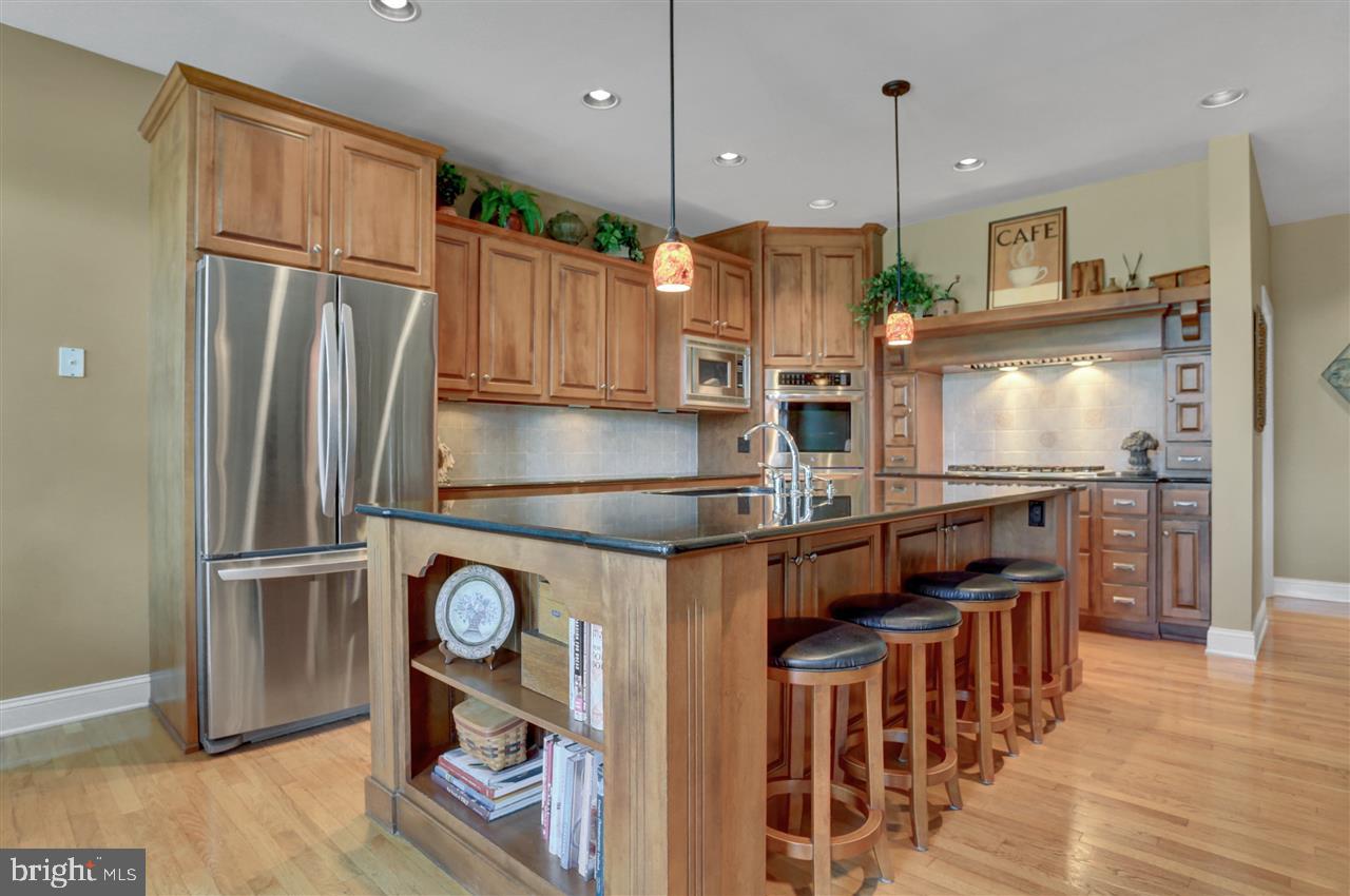 206 Ridgefield Drive York, PA 17403 - Photo 8 of 36 Gallery Image 8