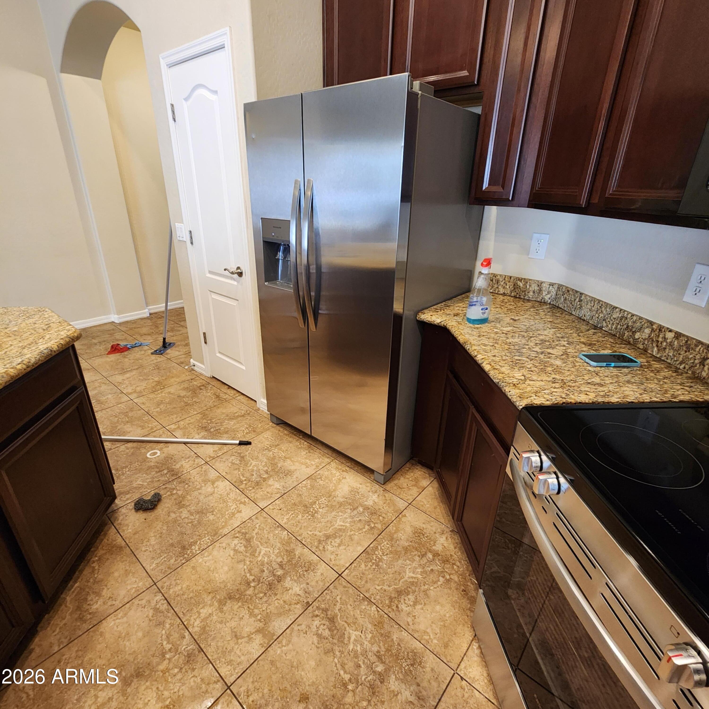 609 East Pearce Road Phoenix, AZ 85042 - Photo 5 of 33 20260519_113938