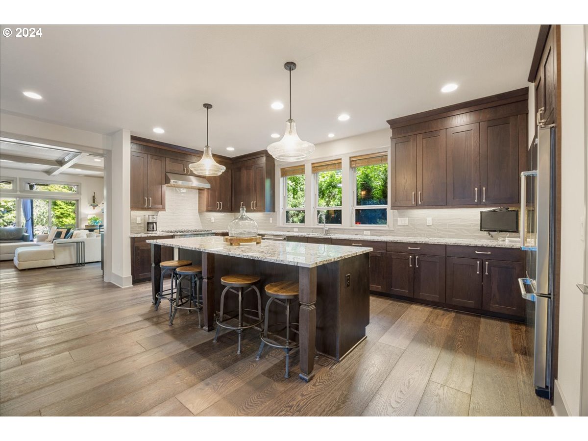 17129 Kelok Road Lake Oswego, OR 97034 - Photo 9 of 46 Gallery Image 9