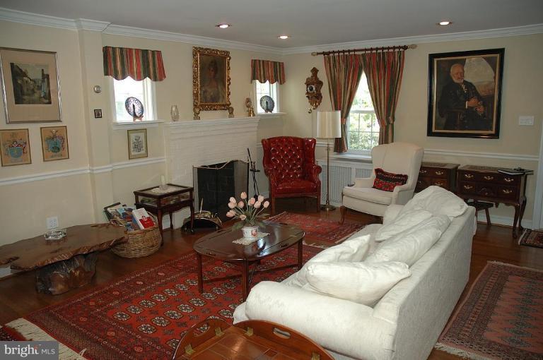 4530 Rosedale Avenue Bethesda, MD 20814 - Photo 11 of 22 Living Room