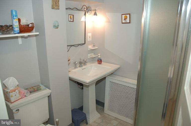 4530 Rosedale Avenue Bethesda, MD 20814 - Photo 14 of 22 Bath #2
