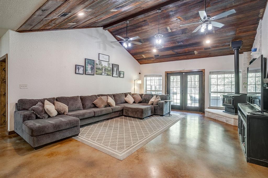 201 Curry Road Waxahachie, TX 75167 - Photo 6 of 40 a living room with furniture