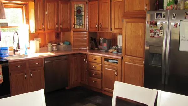 $319,900 | 23 Mefford Lane, Paris, ME 04281