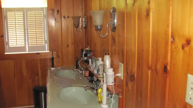 $335,000 | 23 Mefford Lane, Paris, ME 04281