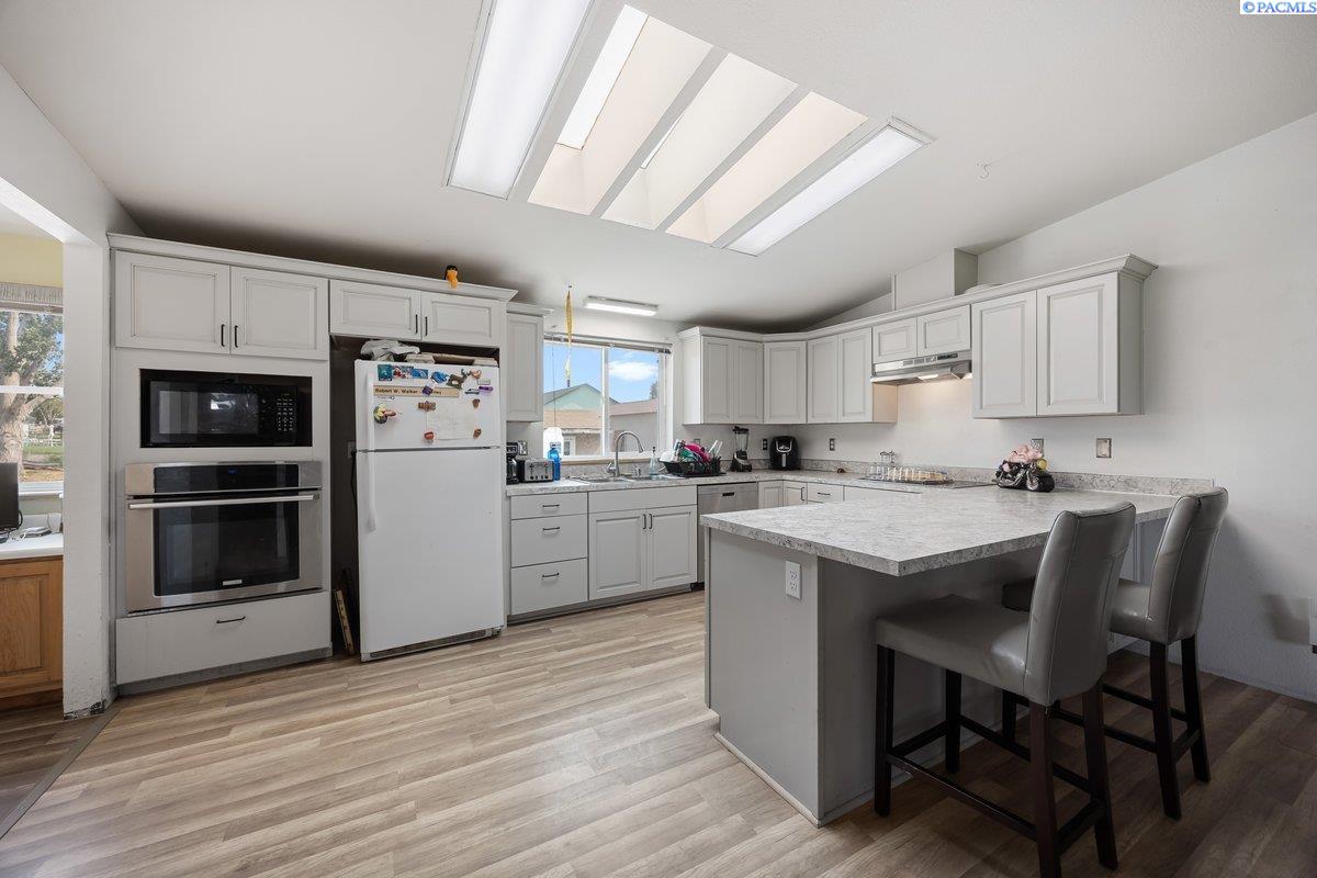 28707 South Finley Road Kennewick, WA 99337 - Photo 12 of 27 Gallery Image 12