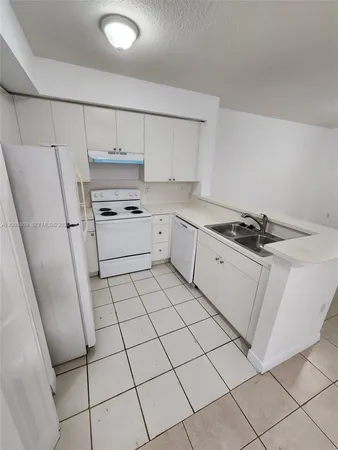 $2,000 | 11060 Southwest 196th Street, Unit 209, Cutler Bay, FL 33157