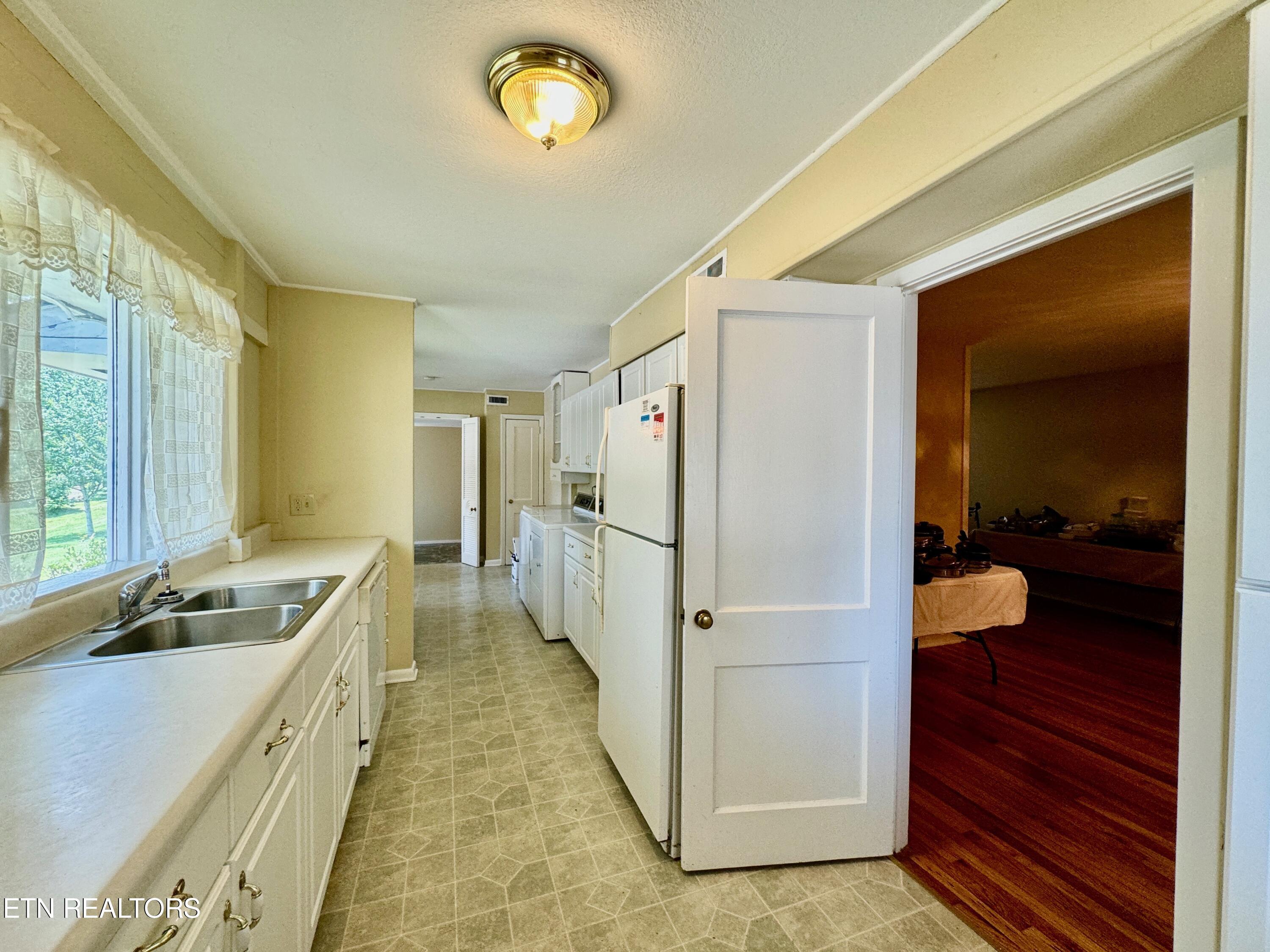 100 Olney Lane Oak Ridge, TN 37830 - Photo 26 of 48 26