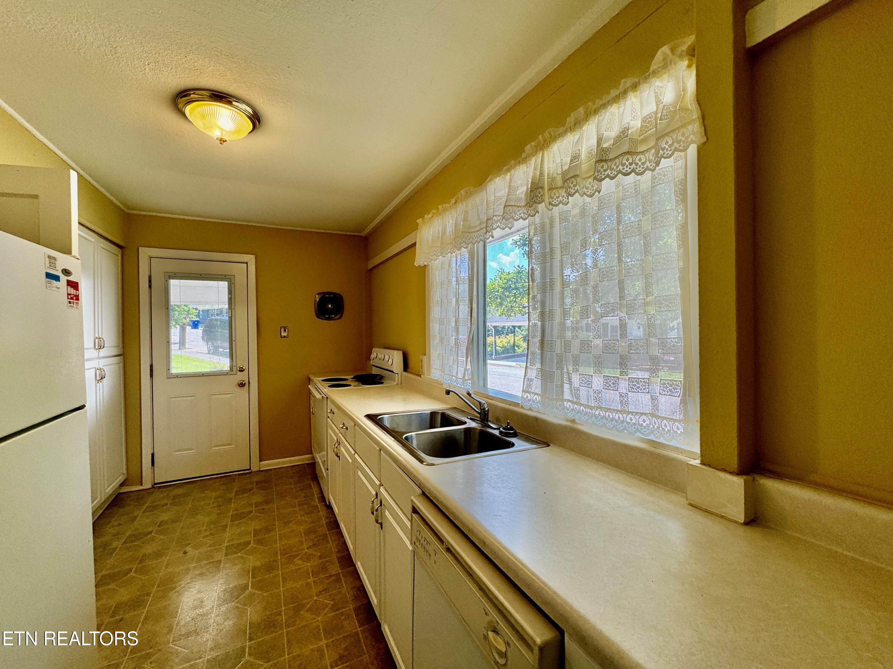 100 Olney Lane Oak Ridge, TN 37830 - Photo 31 of 48 31