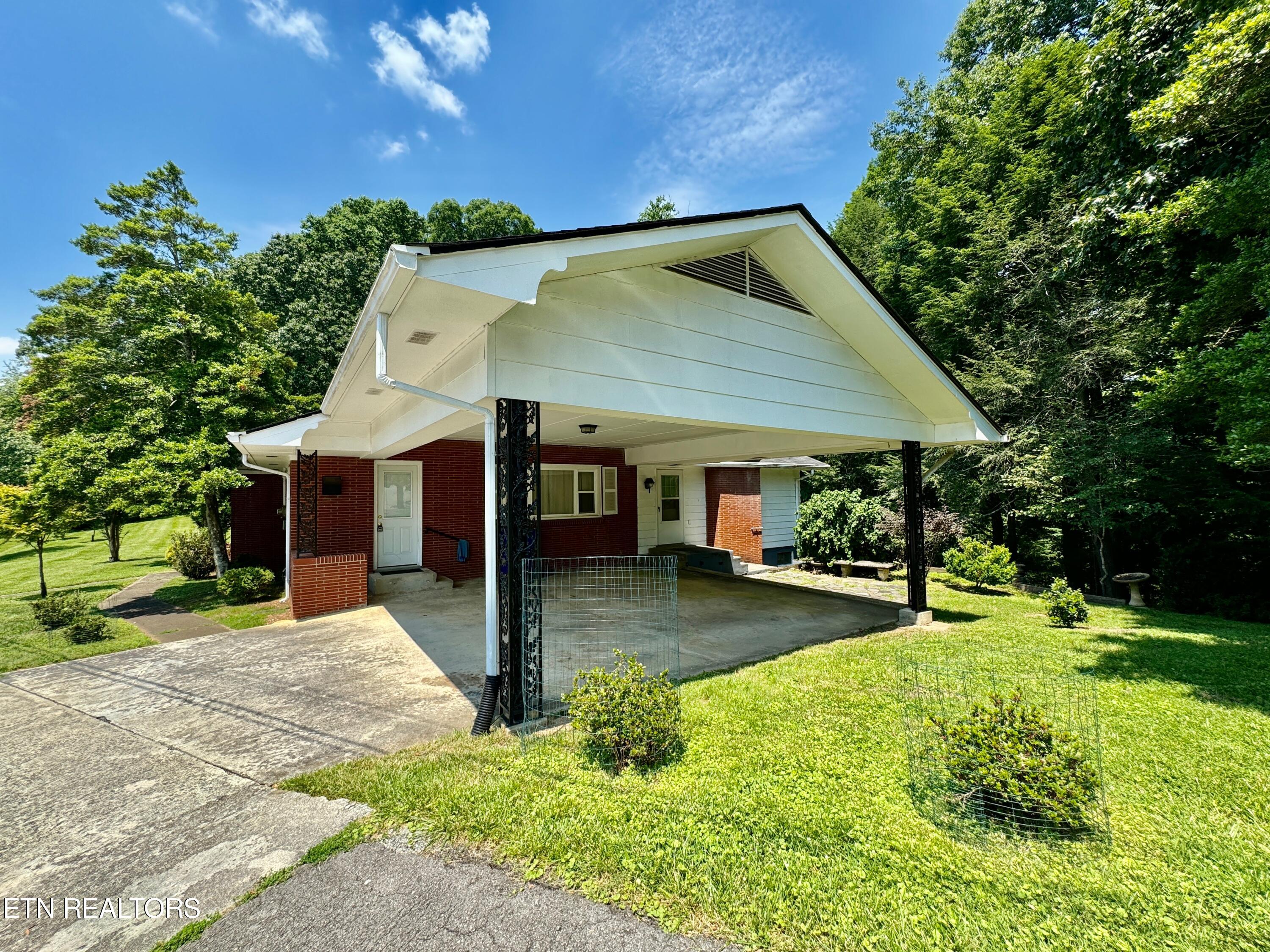 100 Olney Lane Oak Ridge, TN 37830 - Photo 9 of 48 9