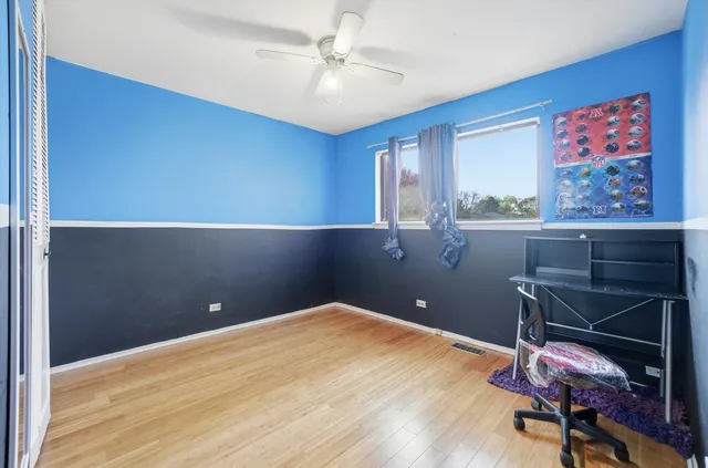 $329,900 | 413 Buffalo Trail, Wheeling, IL 60090