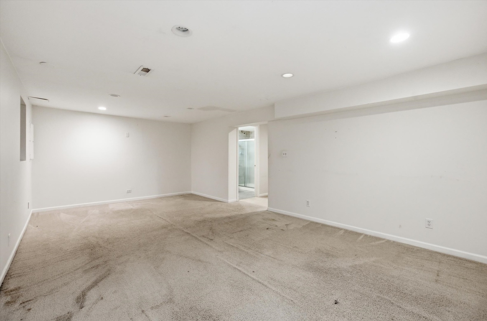 413 Buffalo Trail Wheeling, IL 60090 - Photo 20 of 29 a view of an empty room