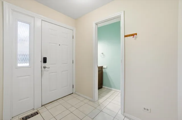 $329,900 | 413 Buffalo Trail, Wheeling, IL 60090