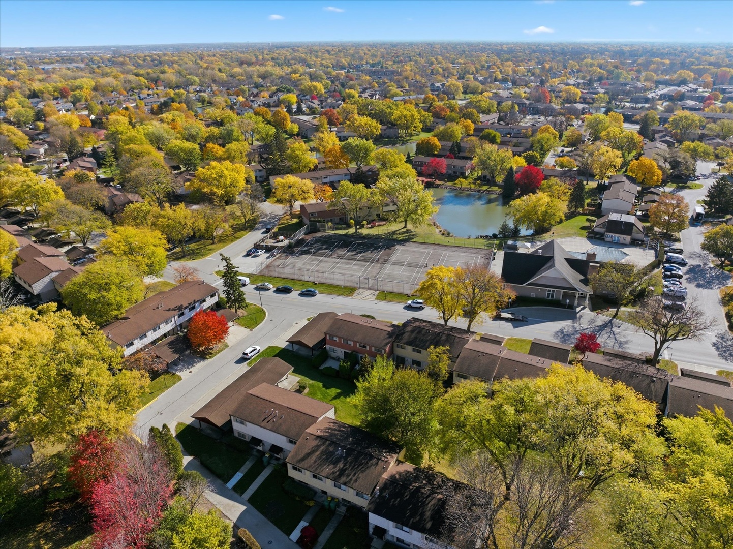 413 Buffalo Trail Wheeling, IL 60090 - Photo 25 of 29 an aerial view of residential houses with outdoor space