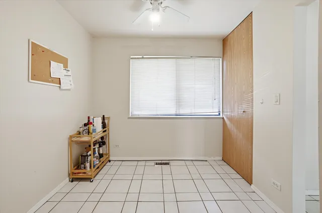 $329,900 | 413 Buffalo Trail, Wheeling, IL 60090