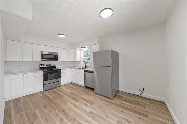 $675,000 | 2203 Mission Road, Harrisonville, MO 64701