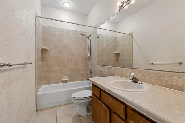 $3,900 | 2204 Elizabeth Way, Dunedin, FL 34698