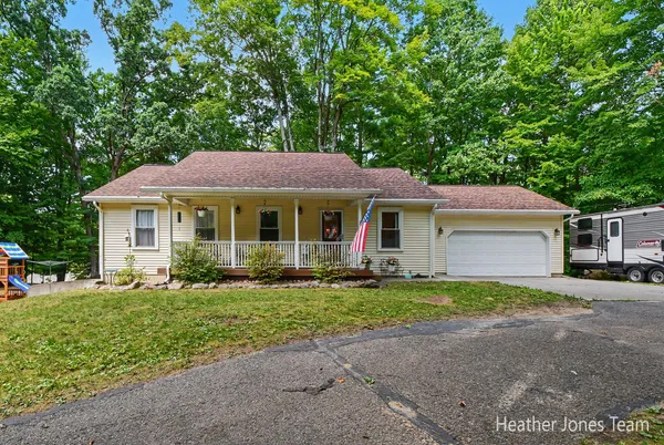$324,900 | 6936 Schmeid Road, Lakeview, MI 48850