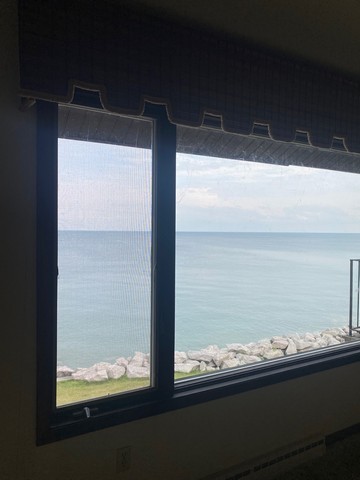 141 South Lakeshore Drive, Unit B1 Racine, WI 53403 - Photo 16 of 26 a view of a window