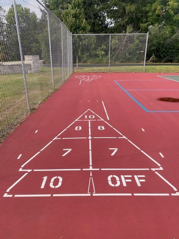 141 South Lakeshore Drive, Unit B1 Racine, WI 53403 - Photo 3 of 26 a view of a tennis court