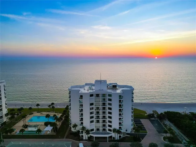 $995,000 | 1050 Longboat Club Road, Unit 301, Longboat Key, FL 34228