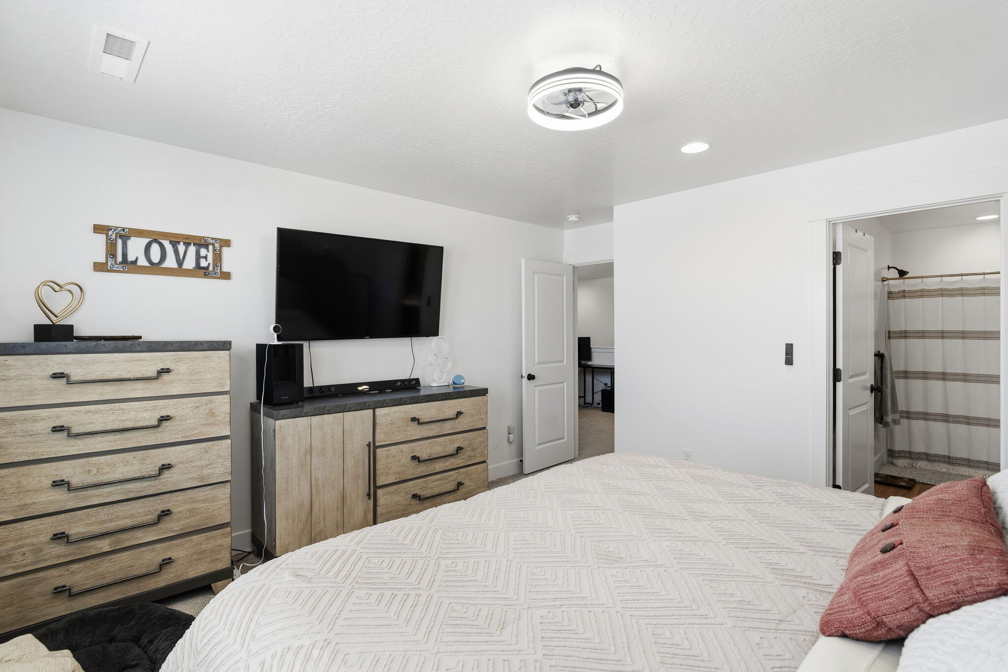 5646 South Aaron Lane St. George, UT 84790 - Photo 18 of 31 31-web-or-mls-DSC05133