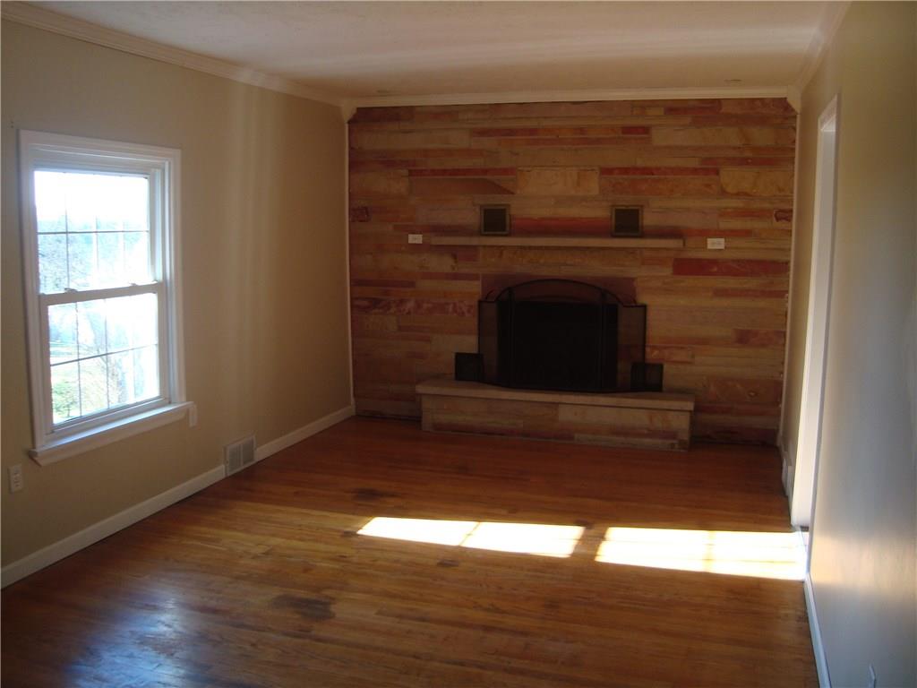 149 Beale Road Sarver, PA 16055 - Photo 5 of 18 living room