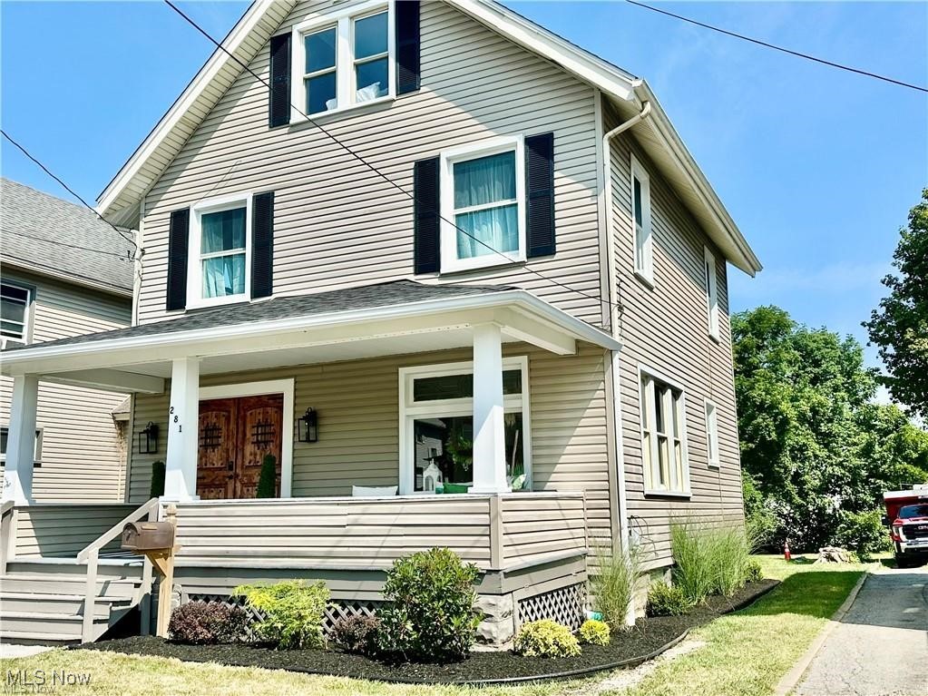 281 Sexton Street Struthers, OH 44471 - Photo 1 of 28 View of front of house featuring a porch