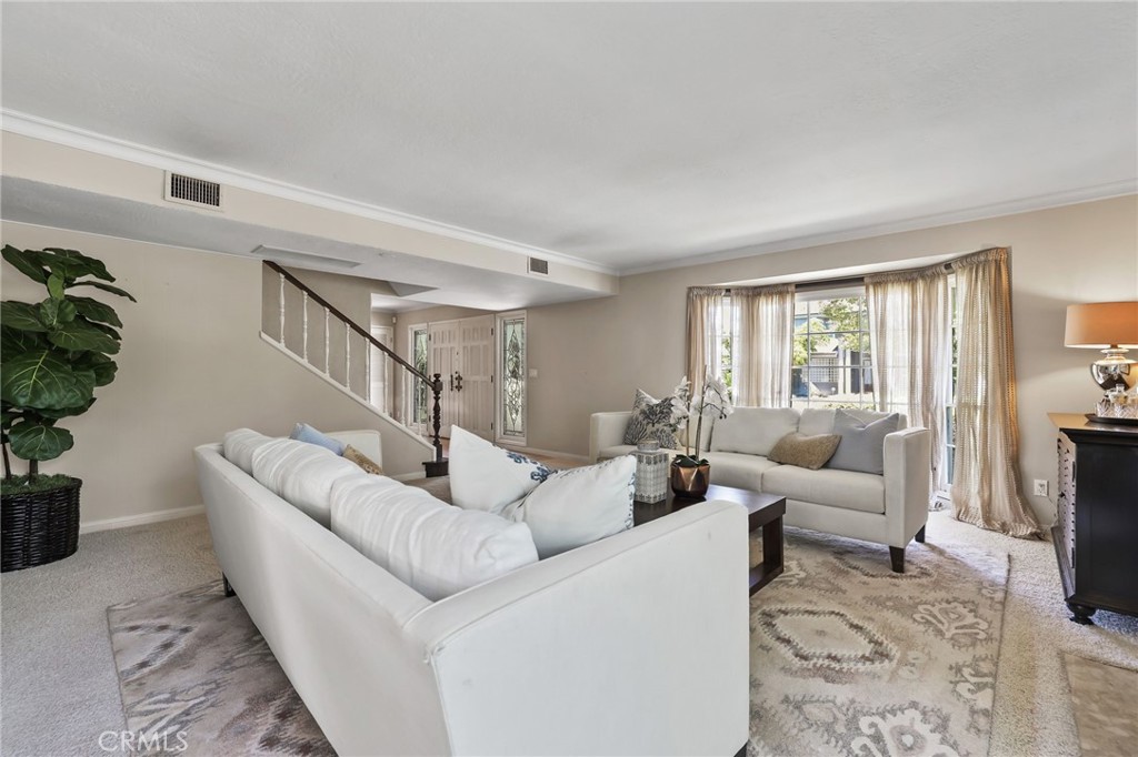 11672 Foster Road Rossmoor, CA 90720 - Photo 7 of 43