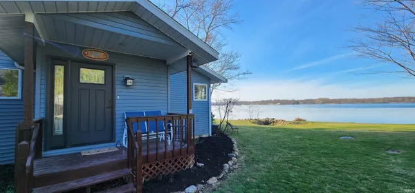 $1,274,000 | 420 EMS W17 Lane, North Webster, IN 46555