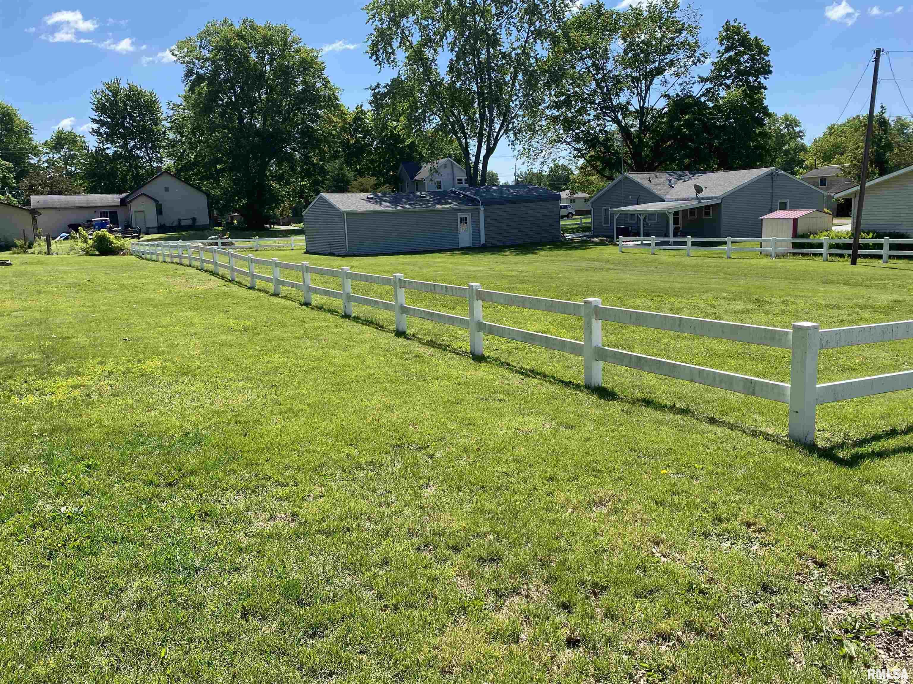 35 West Beech Street Canton, IL 61520 - Photo 10 of 38