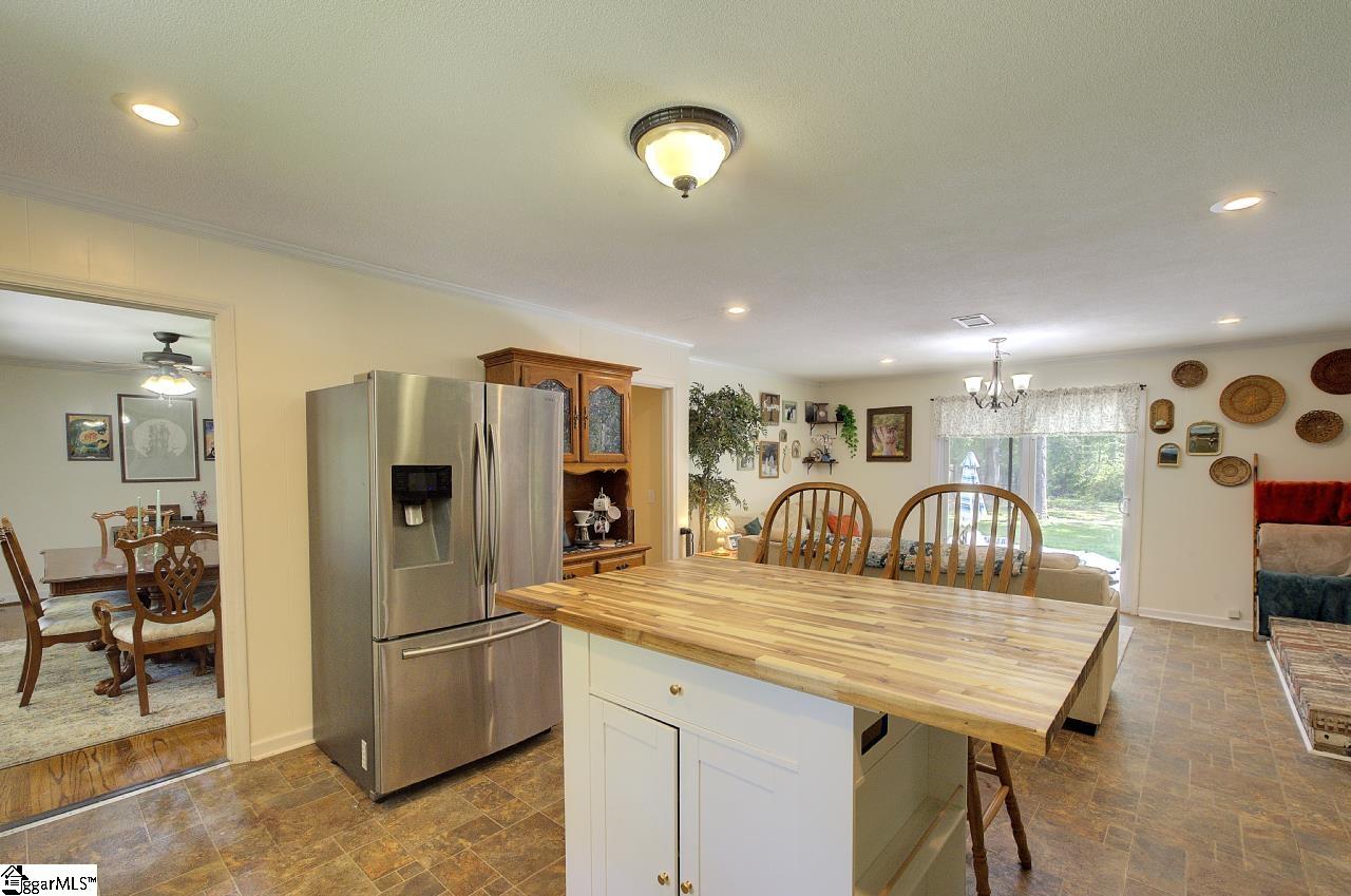 303 Mill St Extension Williamston, SC 29697 - Photo 12 of 29