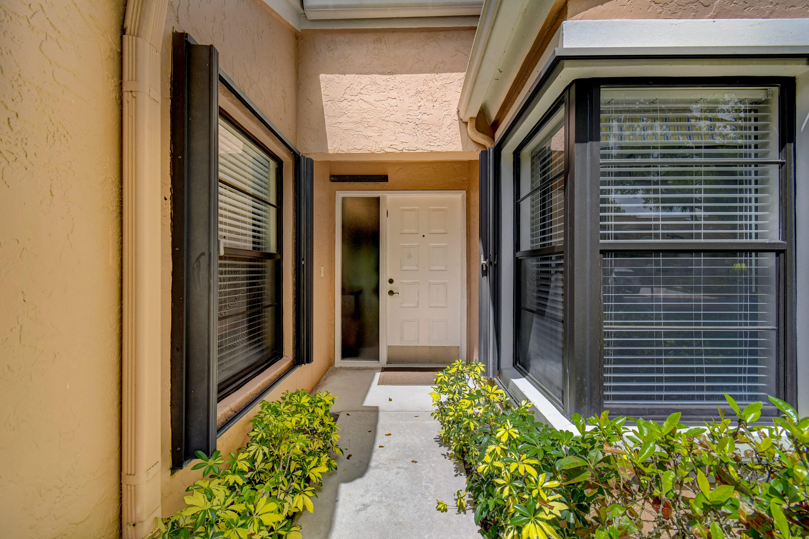 8419 Springlake Drive Boca Raton, FL 33496 - Photo 2 of 49 DSC_0894
