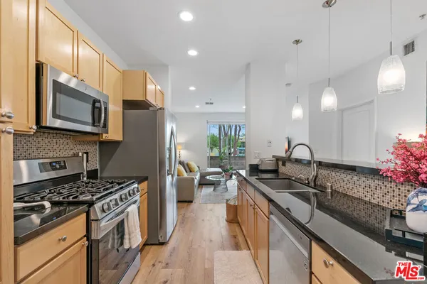 $3,995 | 6400 Crescent Parkway, Unit 113, Playa Vista, CA 90094