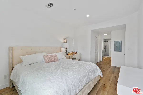 $3,995 | 6400 Crescent Parkway, Unit 113, Playa Vista, CA 90094