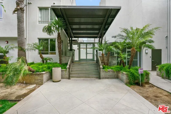 $3,995 | 6400 Crescent Parkway, Unit 113, Playa Vista, CA 90094