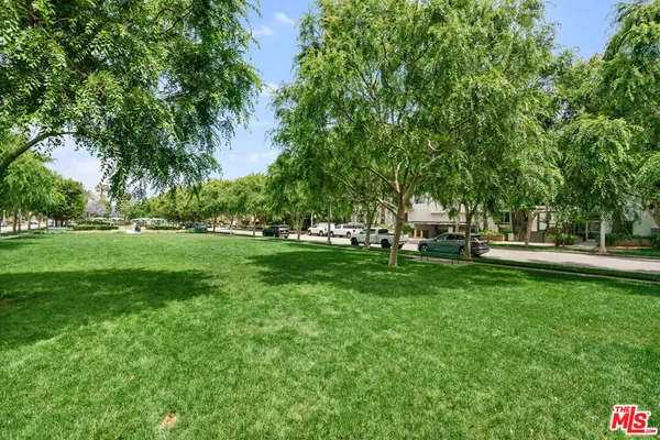 $3,995 | 6400 Crescent Parkway, Unit 113, Playa Vista, CA 90094