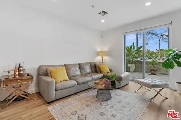 $3,995 | 6400 Crescent Parkway, Unit 113, Playa Vista, CA 90094