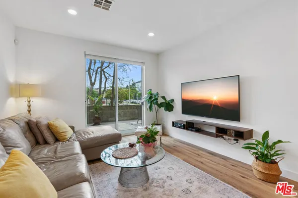 $3,995 | 6400 Crescent Parkway, Unit 113, Playa Vista, CA 90094