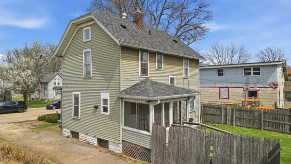 $85,000 | 911 West 5th Street, Sterling, IL 61081