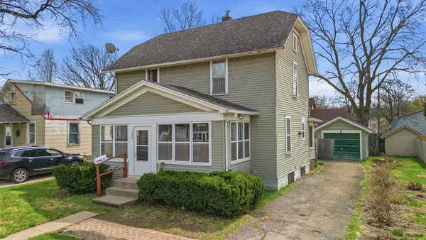 $85,000 | 911 West 5th Street, Sterling, IL 61081