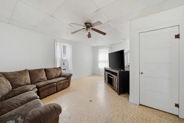 $85,000 | 911 West 5th Street, Sterling, IL 61081