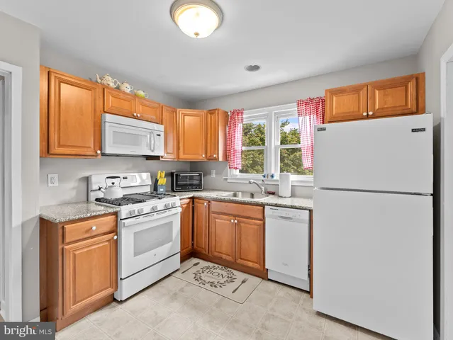 $2,500 | 41 Cherry Street, Medford, NJ 08055