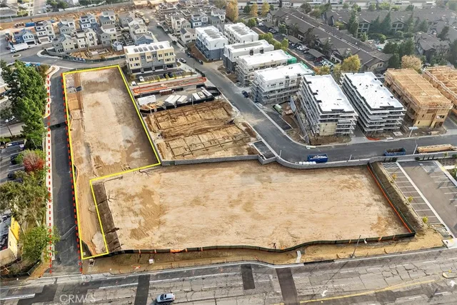 a view of a back yard with an outdoor space