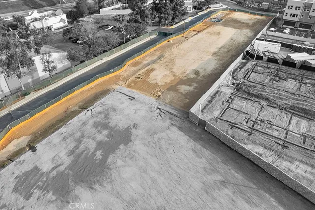 a view of the terrace of a house