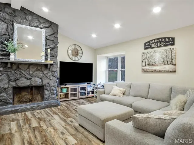 $325,000 | 2010 Raintree Trail, Collinsville, IL 62234