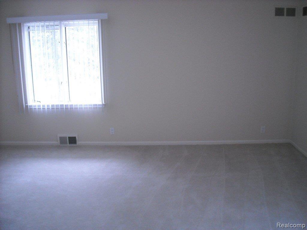511 Ballantyne Road Grosse Pointe, MI 48236 - Photo 10 of 16 bed4
