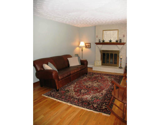 48 Countryside Road Grafton, MA 01536 - Photo 5 of 16 Gallery Image 5