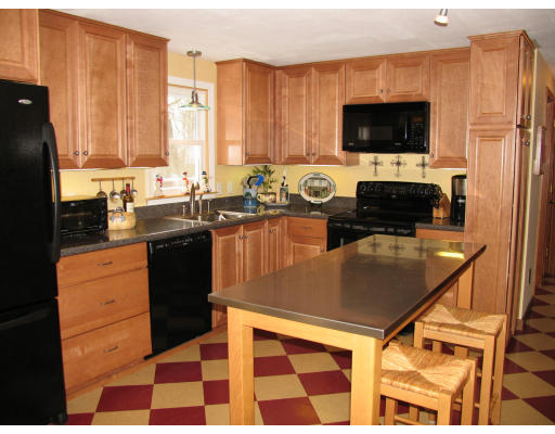 48 Countryside Road Grafton, MA 01536 - Photo 7 of 16 Gallery Image 7