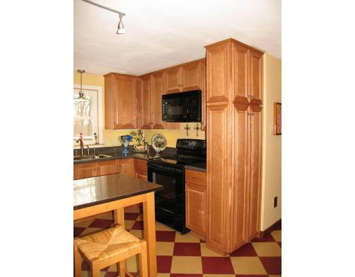 48 Countryside Road Grafton, MA 01536 - Photo 9 of 16 Gallery Image 9